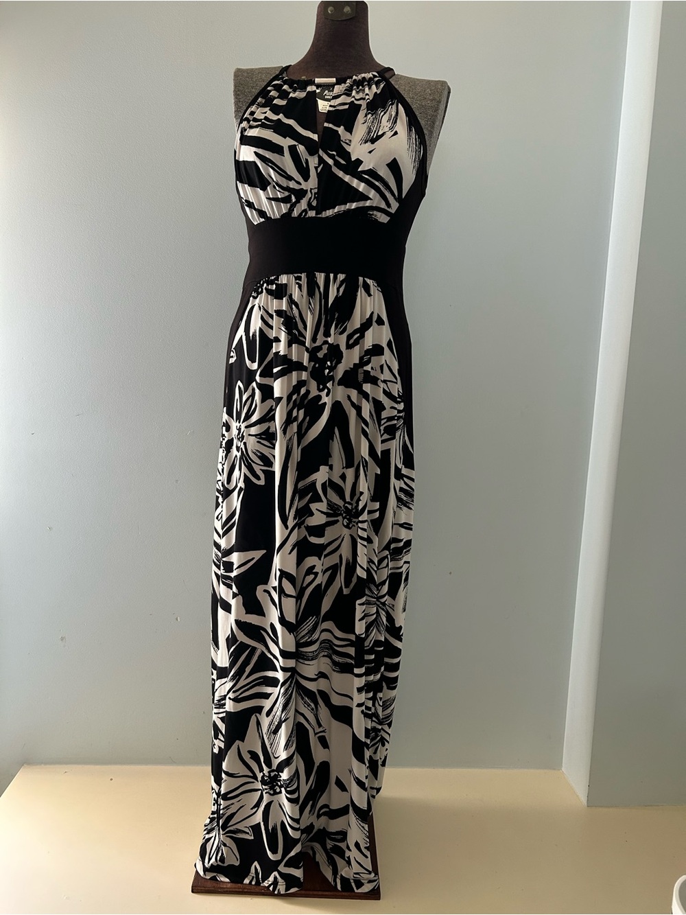 Maggy London Women's Black and White Print Halter Maxi Dress Y2K